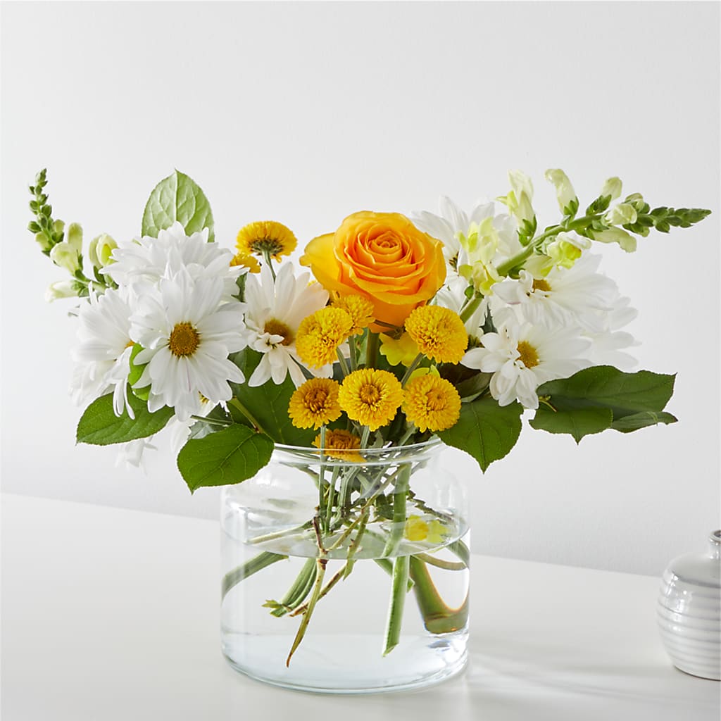 Sun Salutation Bouquet – Willow Blooms Floral, Marlin TX