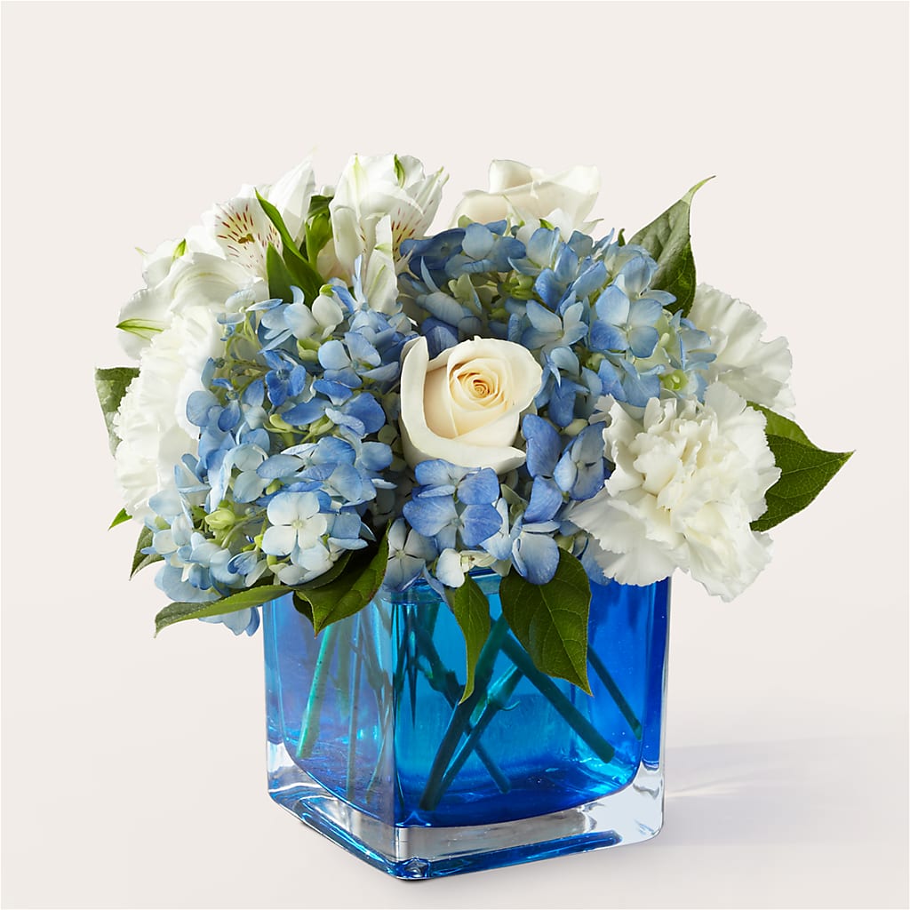 Soothing Waters Bouquet – Willow Blooms Floral, Marlin TX