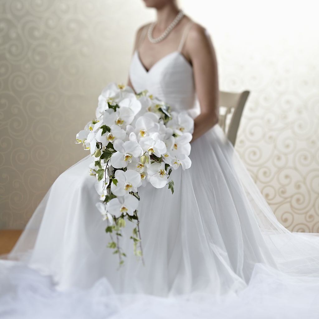 Classic White Bouquet – Willow Blooms Floral, Marlin TX