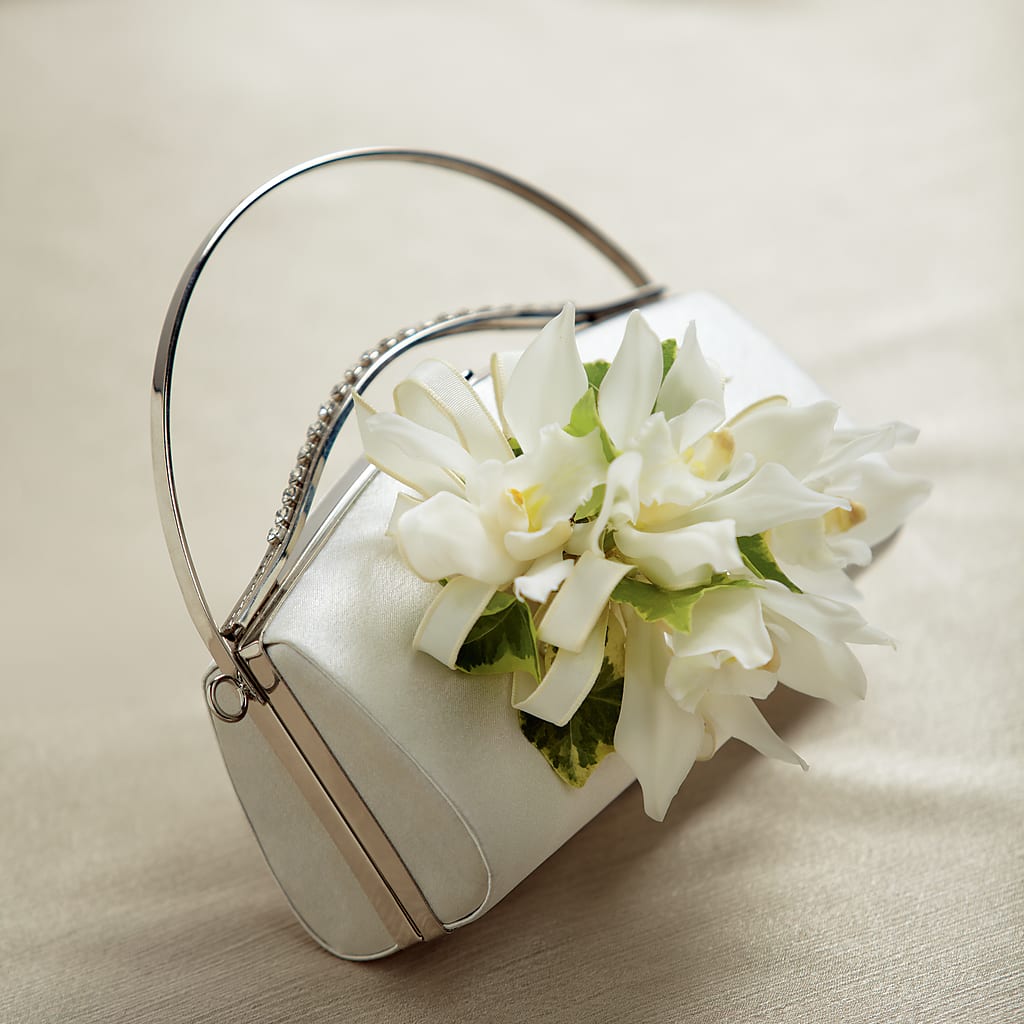 White Purse Decor – Willow Blooms Floral, Marlin TX