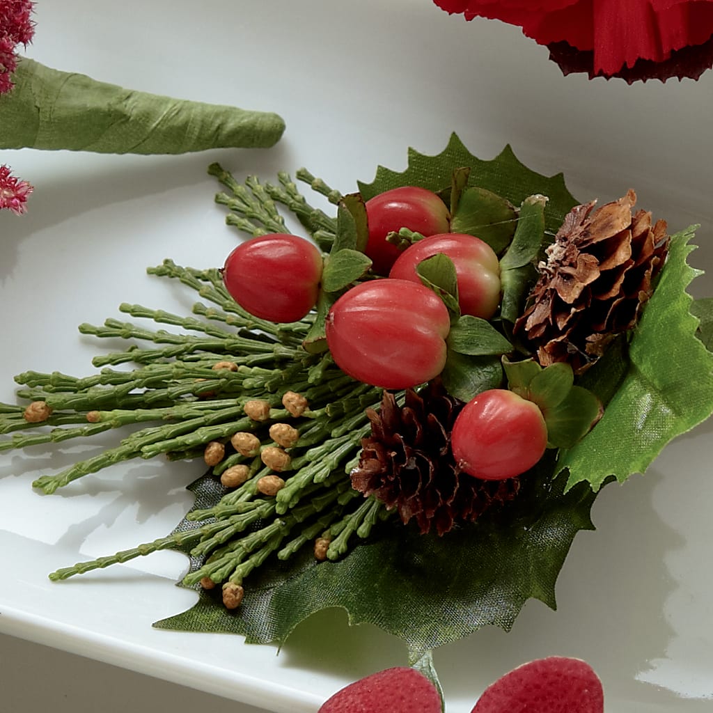 Red Berry Boutonniere – Willow Blooms Floral, Marlin TX