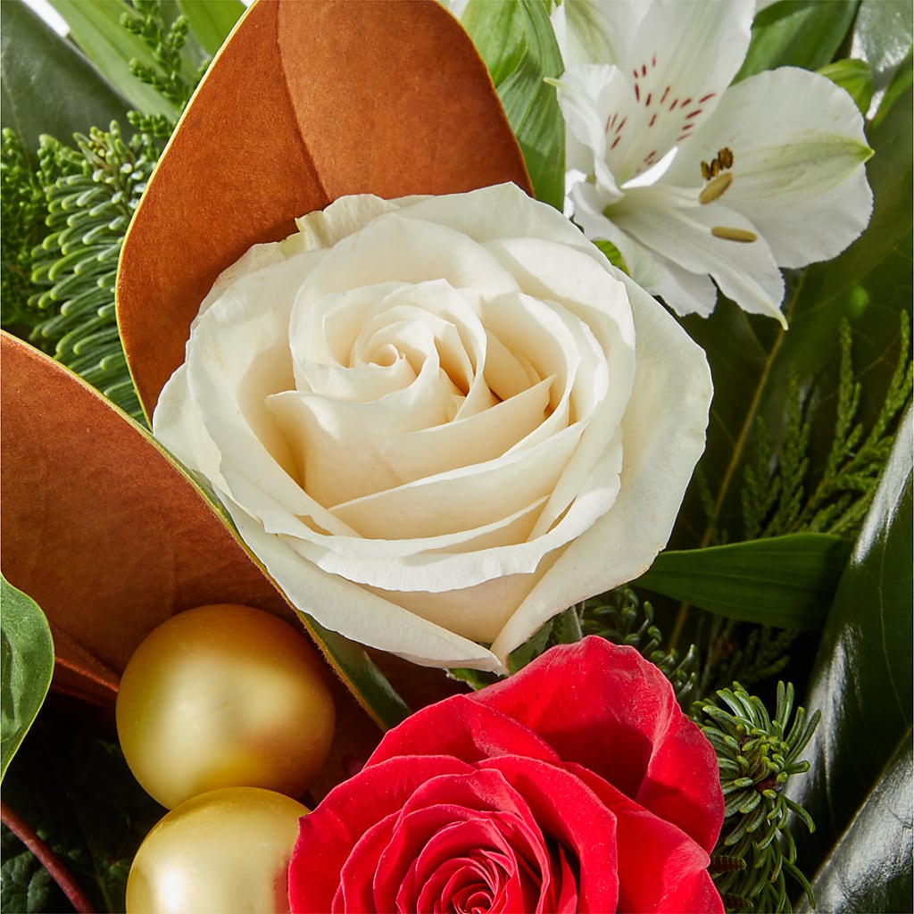 Joy & Jolly Bouquet –  Willow Blooms Floral, Marlin TX