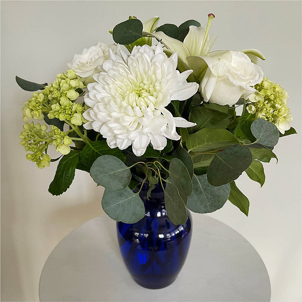 Snowy Dreams Bouquet –  Willow Blooms Floral, Marlin TX