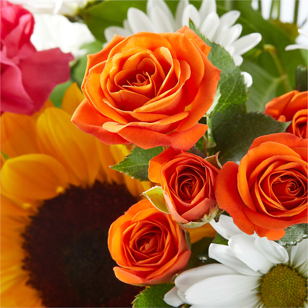 Sun-drenched Blooms Bouquet –  Willow Blooms Floral, Marlin TX