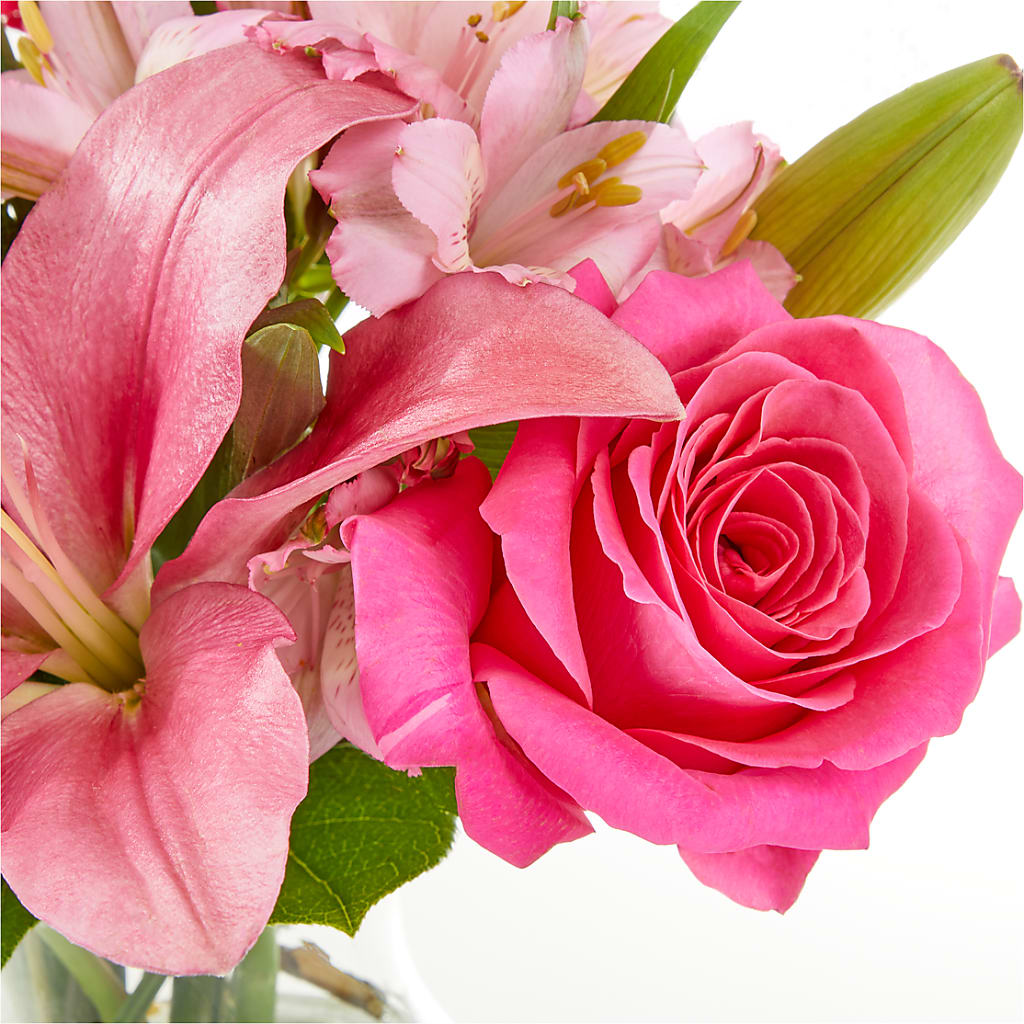 Lots of Love Bouquet –  Willow Blooms Floral, Marlin TX