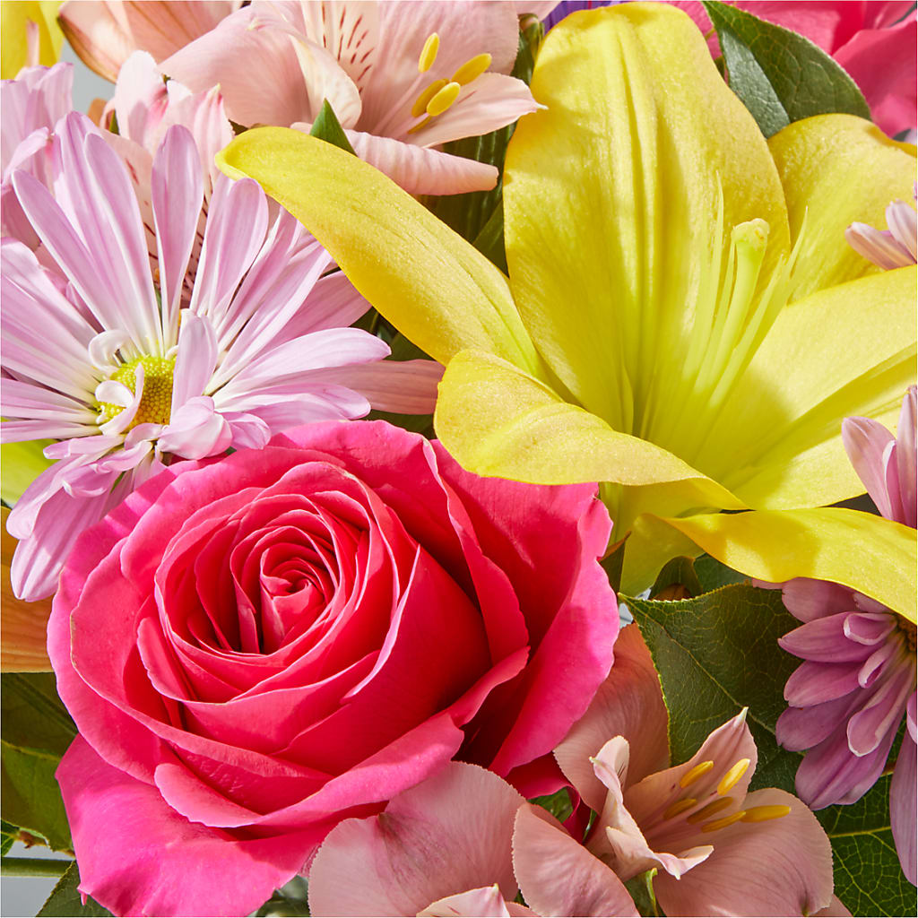 Sprinkles Bouquet –  Willow Blooms Floral, Marlin TX