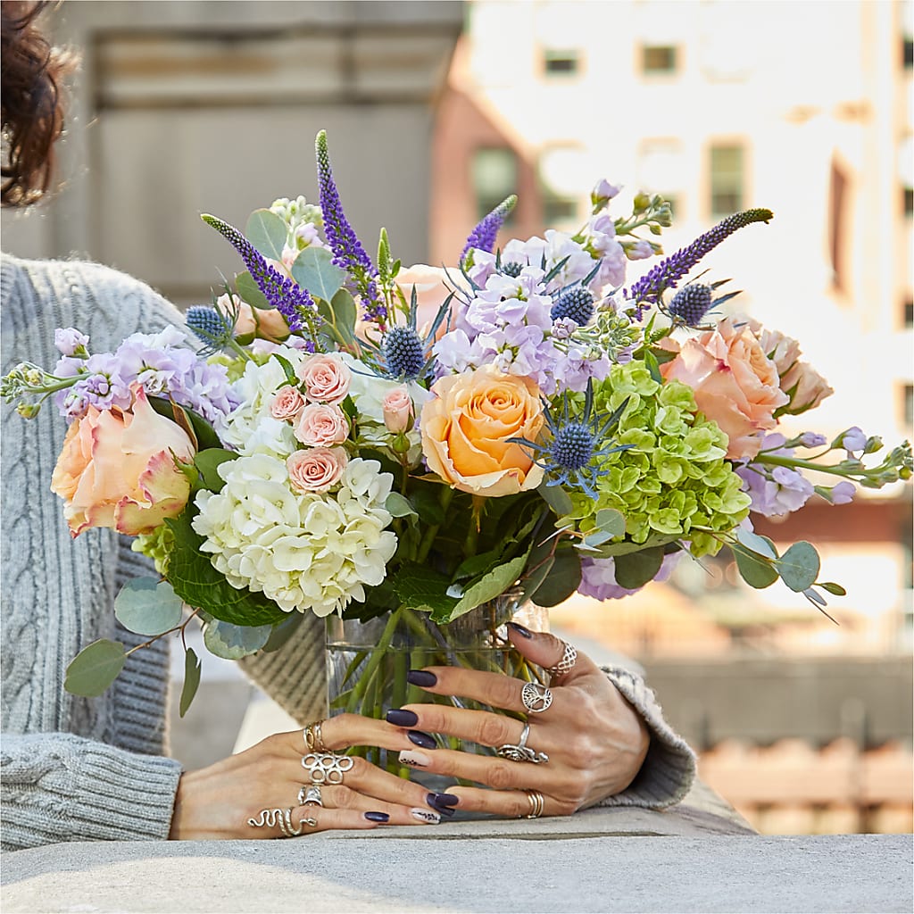 Porch Swing Bouquet –  Willow Blooms Floral, Marlin TX