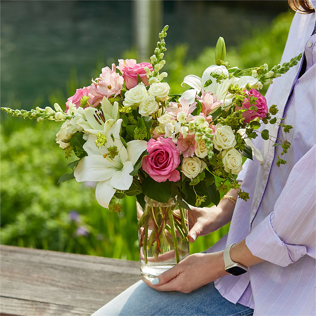 Fondly Bouquet –  Willow Blooms Floral, Marlin TX